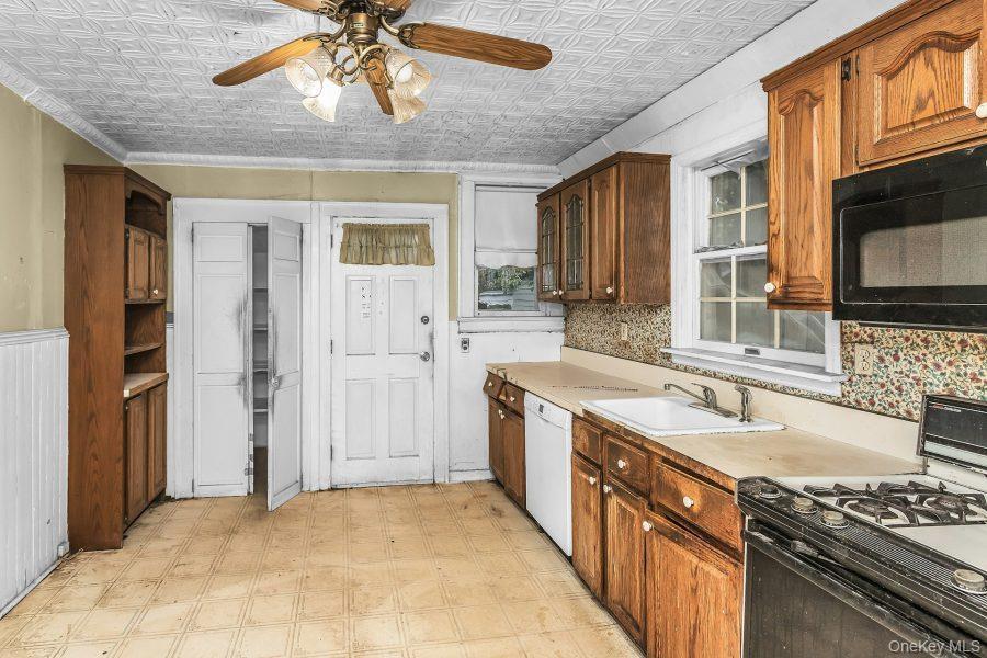 Single Family Emerson Avenue  Nassau County, NY 11001, MLS-1033558-12