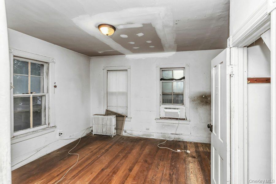 Single Family Emerson Avenue  Nassau County, NY 11001, MLS-1033558-14