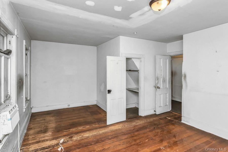 Single Family Emerson Avenue  Nassau County, NY 11001, MLS-1033558-16