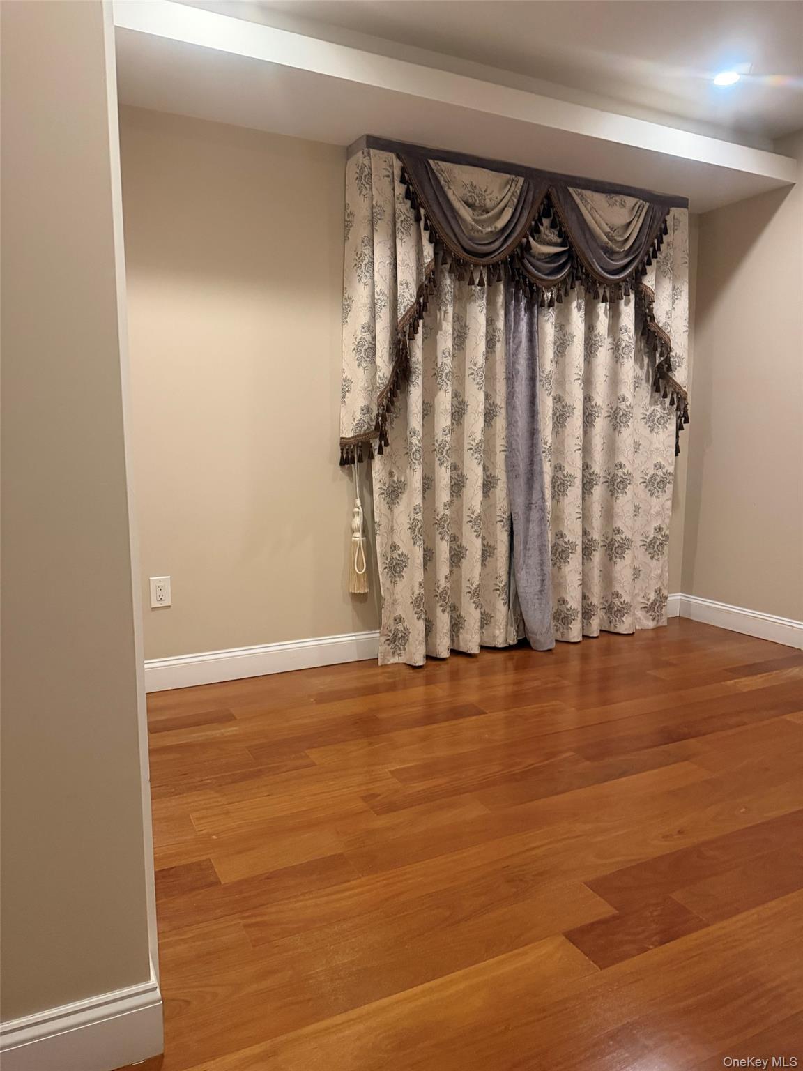 Single Family 18th Avenue Queens, NY 11357, MLS-1033566-9