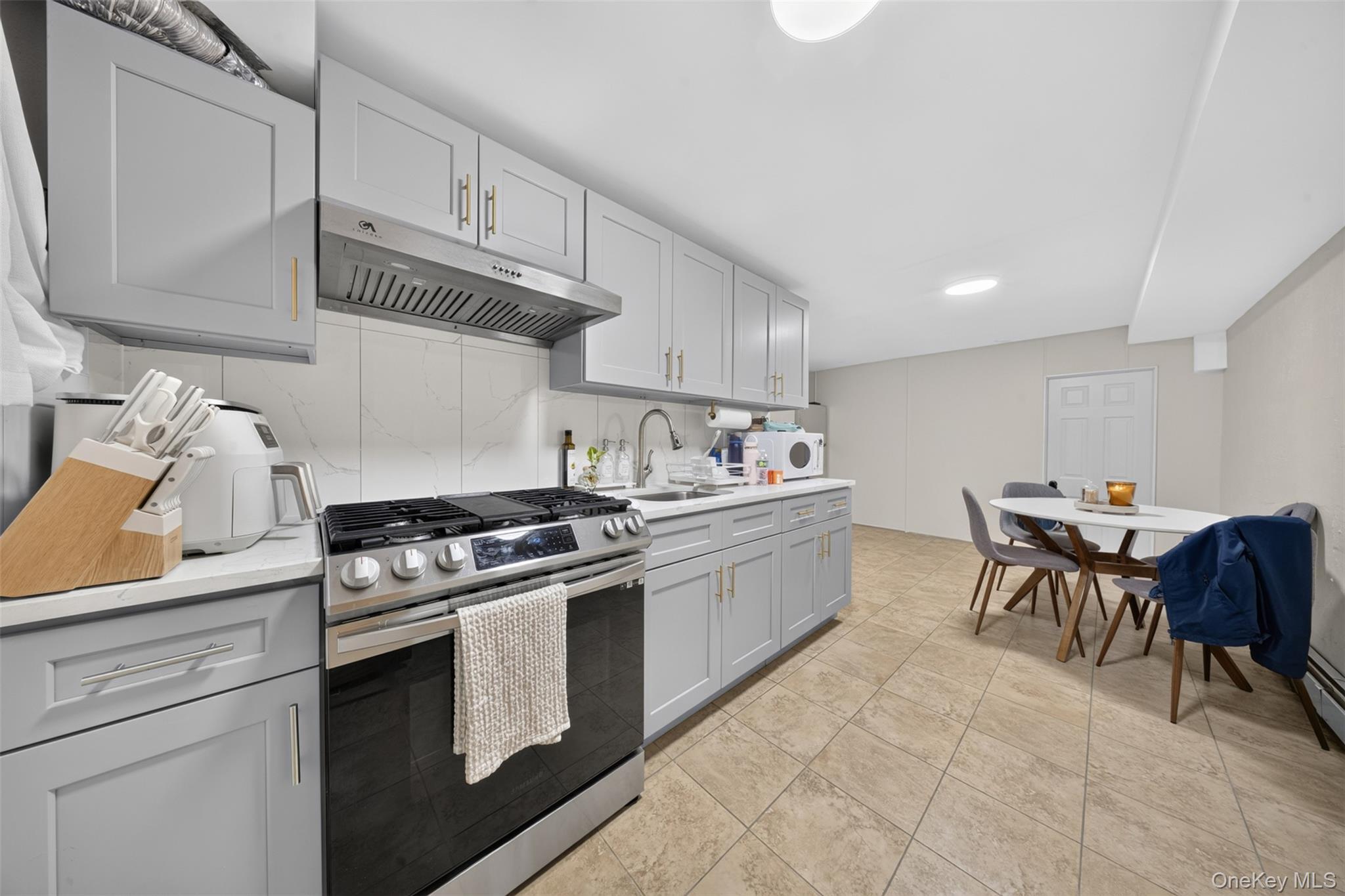 Single Family 172nd Street  Queens, NY 11358, MLS-1033568-15