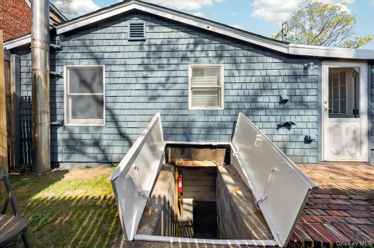 Single Family Lake Shore Drive Suffolk County, NY 11772, MLS-1033570-10