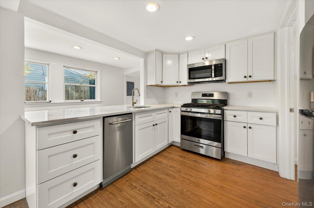 Single Family Lake Shore Drive Suffolk County, NY 11772, MLS-1033570-5