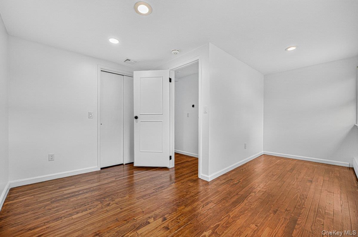 Single Family Lake Shore Drive Suffolk County, NY 11772, MLS-1033592-12