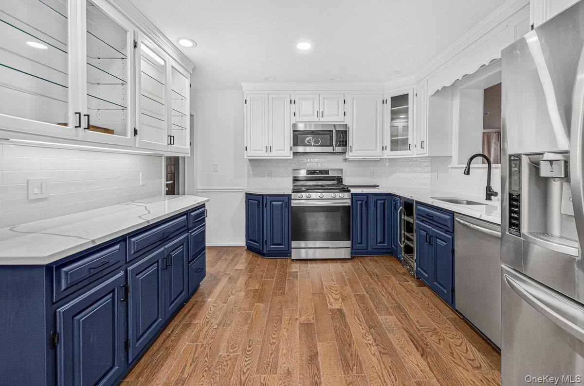 Single Family Lake Shore Drive Suffolk County, NY 11772, MLS-1033592-6