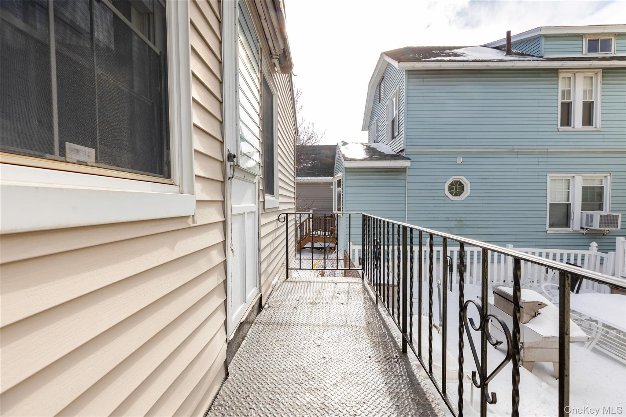 Single Family Beach Street Bronx, NY 10464, MLS-1033601-2