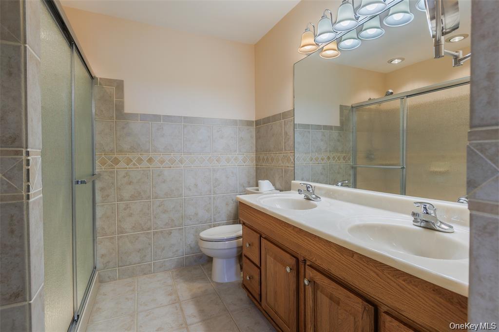 Single Family Birchwood Park Drive Suffolk County, NY 11953, MLS-1033609-21