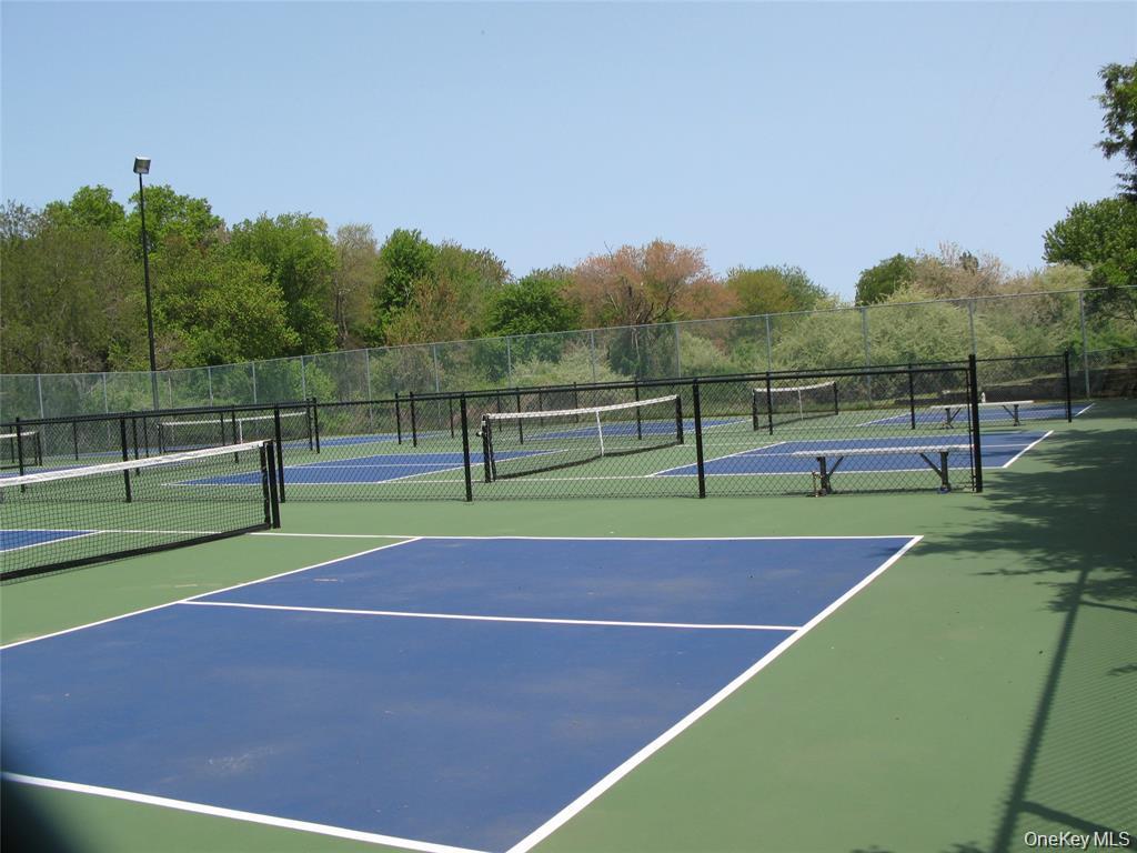 Single Family Birchwood Park Drive Suffolk County, NY 11953, MLS-1033609-28