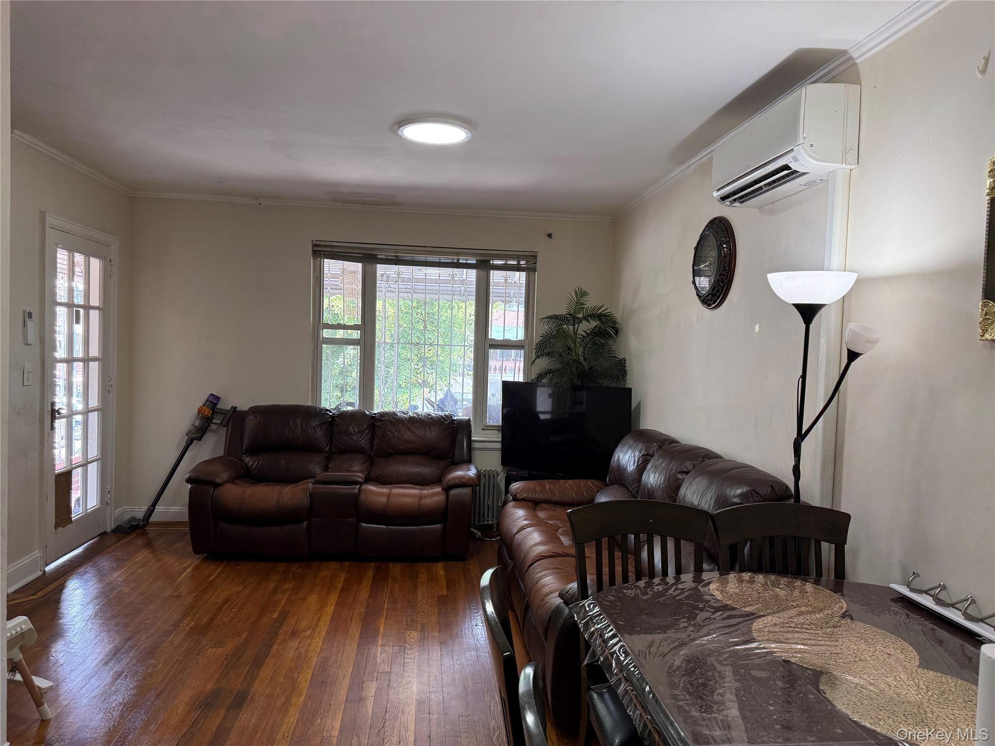 Single Family 50th Street  Queens, NY 11377, MLS-1033610-2