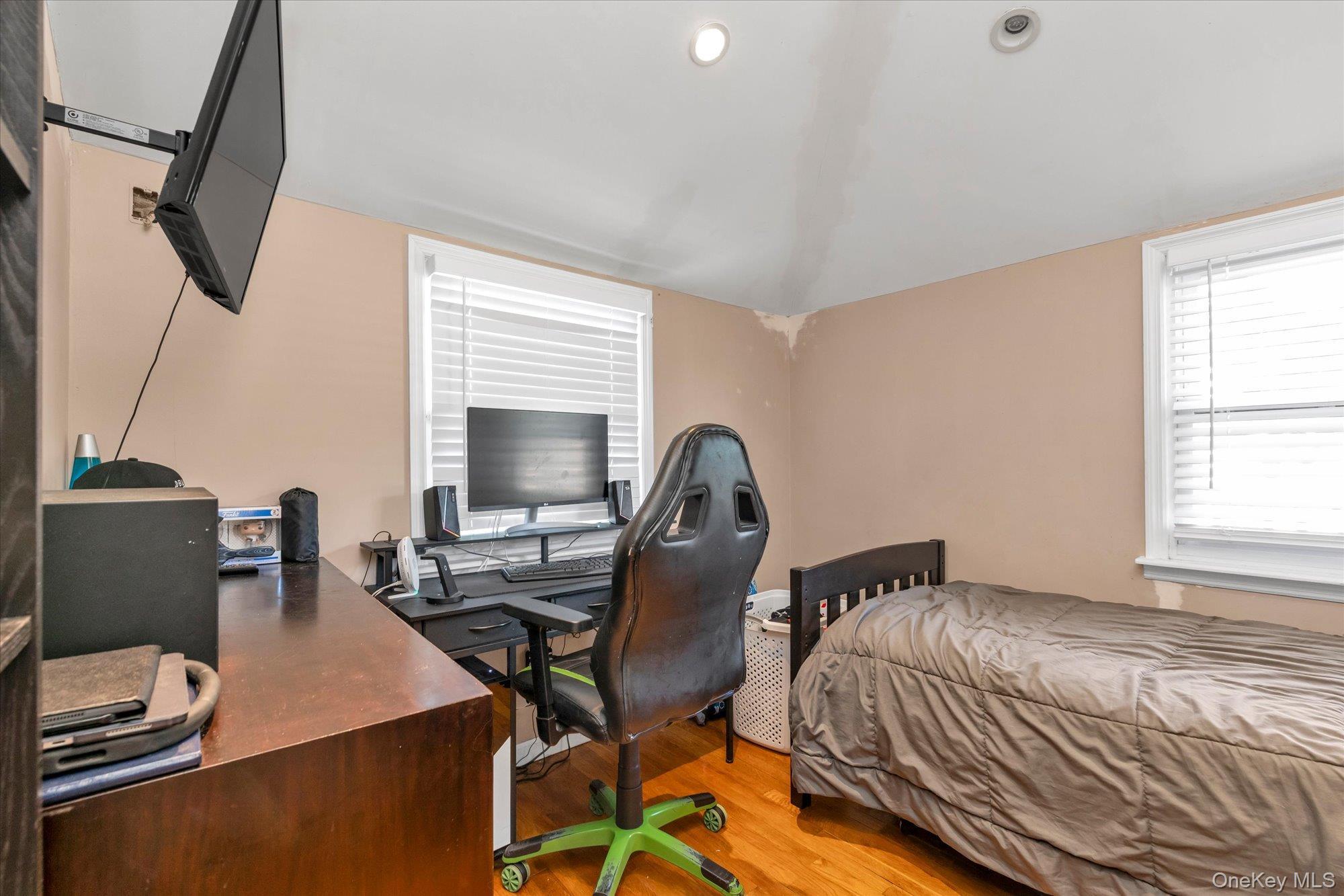 Single Family Merrick Avenue Nassau County, NY 11566, MLS-1033633-16