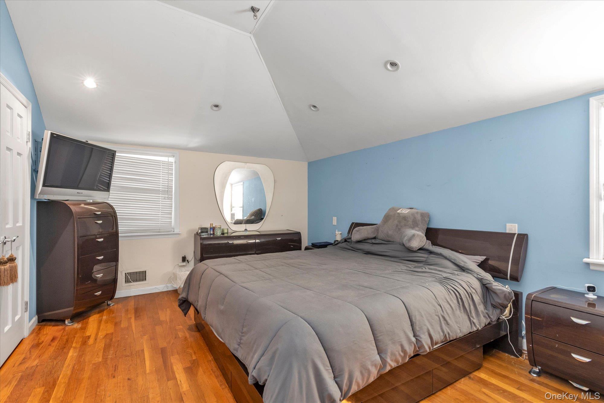 Single Family Merrick Avenue Nassau County, NY 11566, MLS-1033633-17