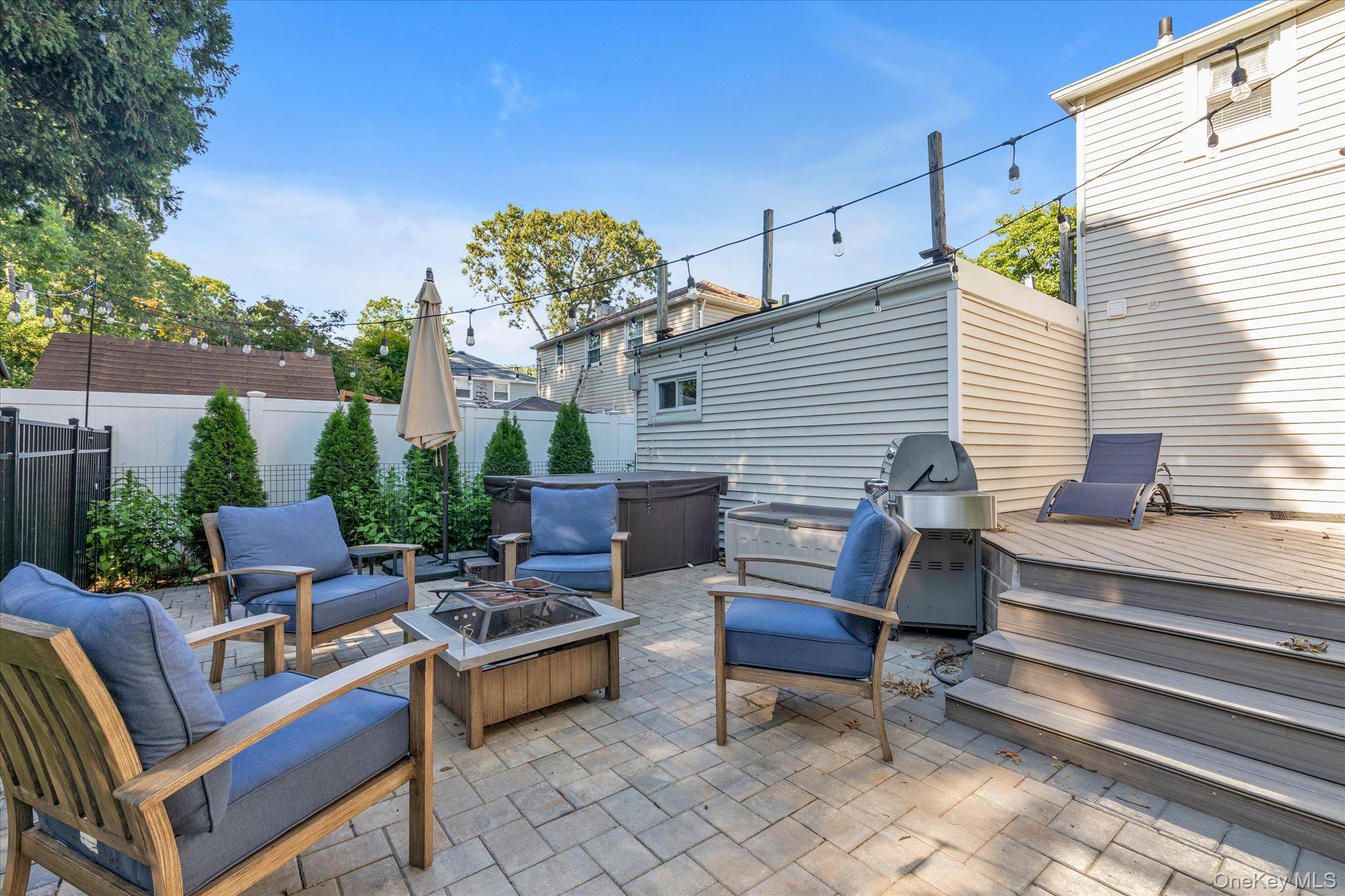 Single Family Merrick Avenue Nassau County, NY 11566, MLS-1033633-18