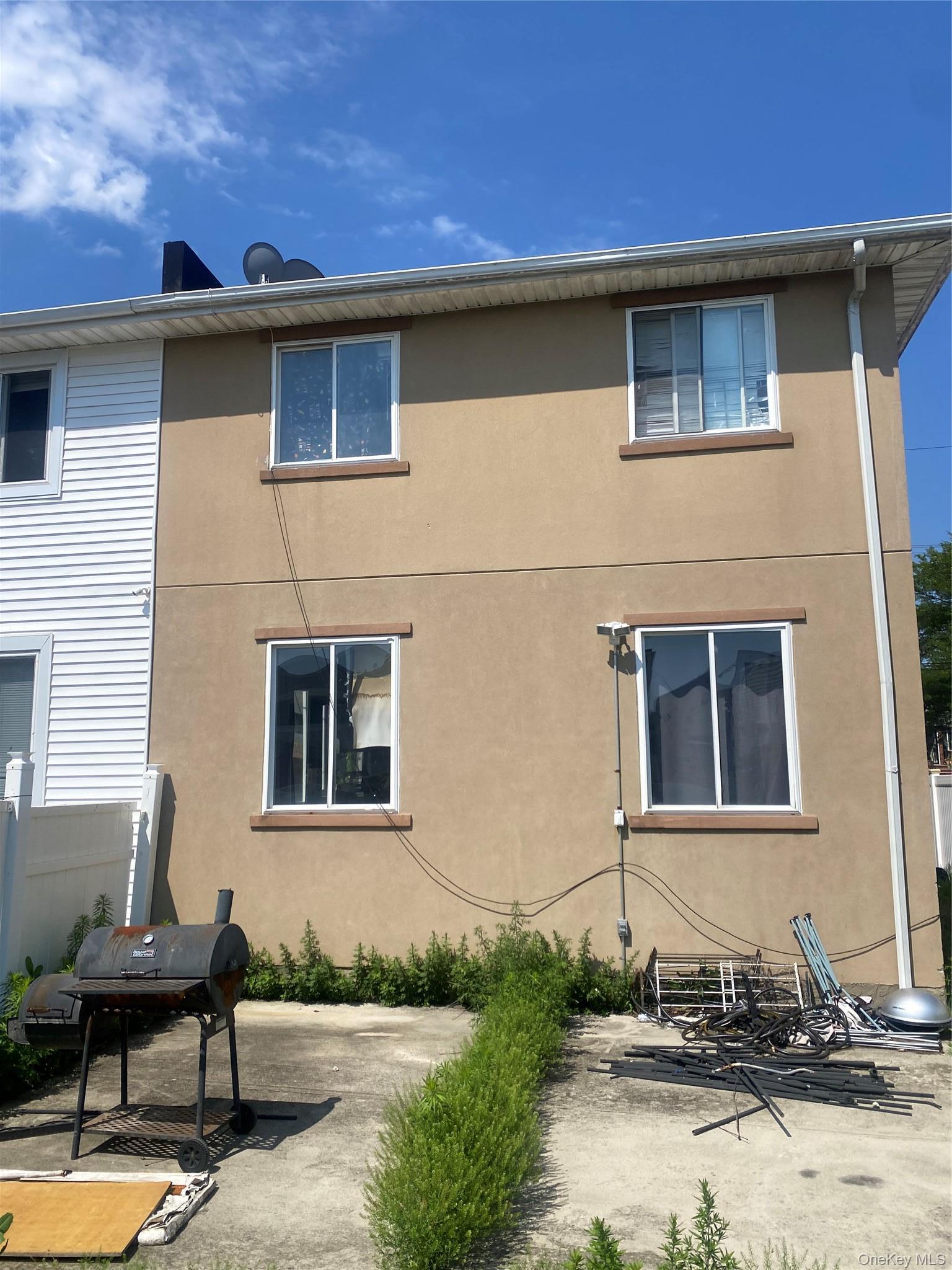Single Family Beach 67th Street  Queens, NY 11692, MLS-1033645-2