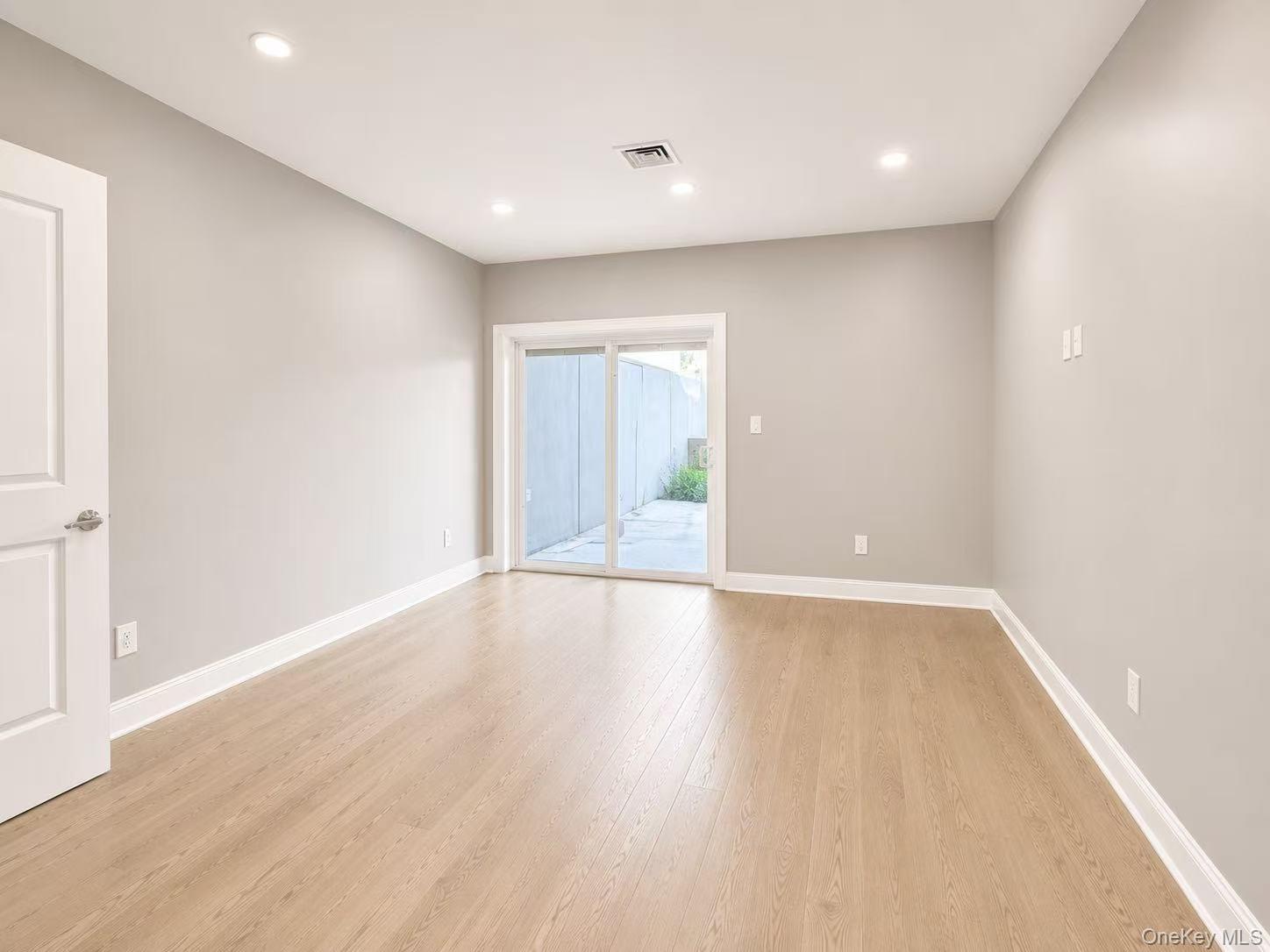Single Family Jay Ave  Queens, NY 11378, MLS-1033647-10