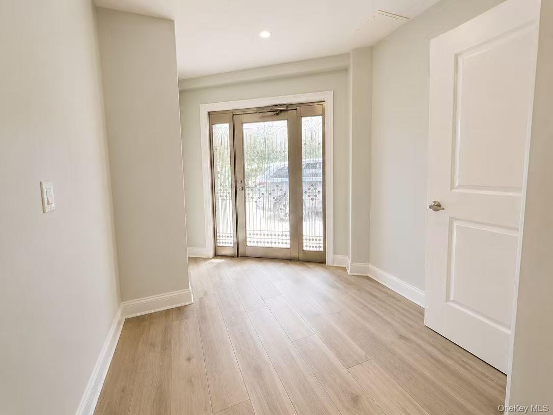 Single Family Jay Ave  Queens, NY 11378, MLS-1033647-5
