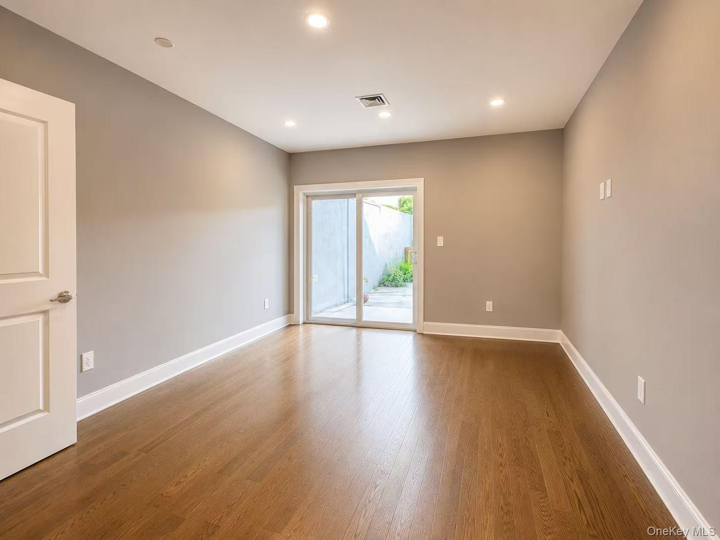 Single Family Jay Ave  Queens, NY 11378, MLS-1033647-6