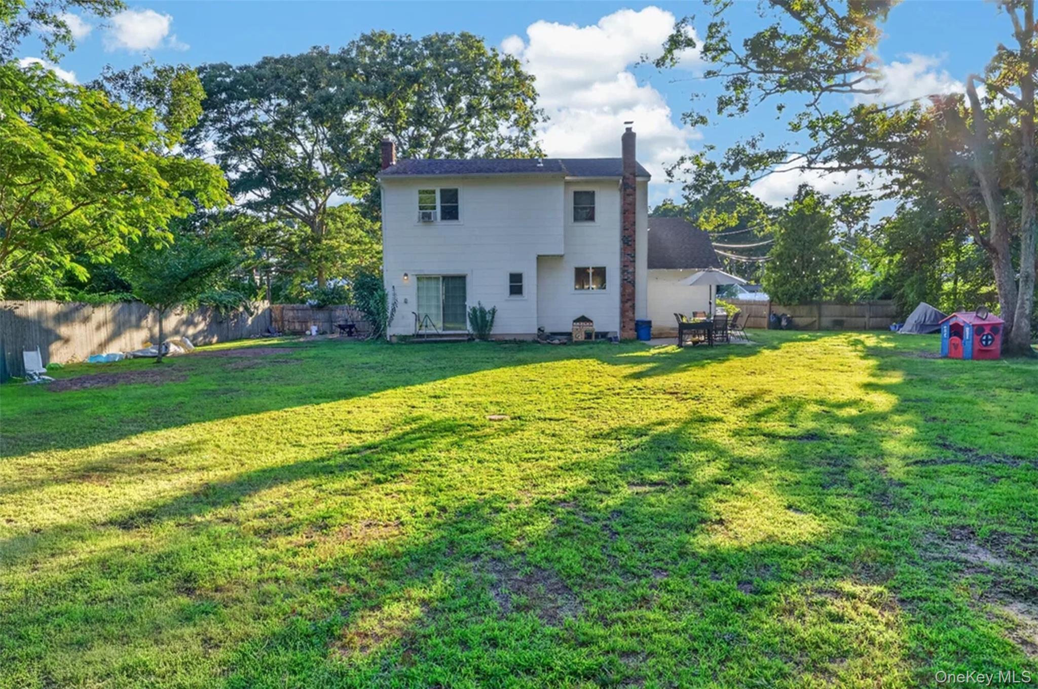 Single Family W End Avenue Suffolk County, NY 11967, MLS-1033653-16