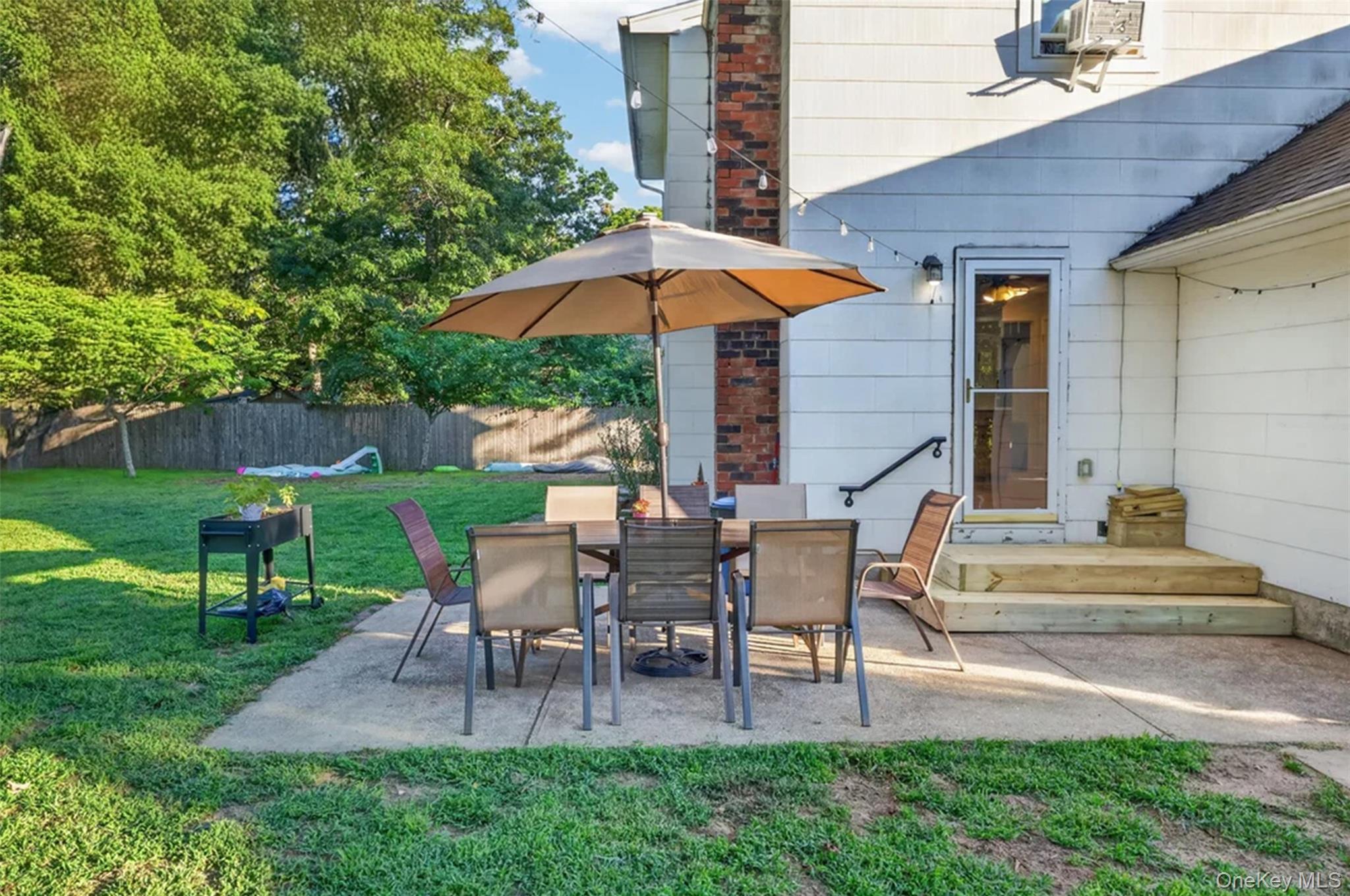 Single Family W End Avenue Suffolk County, NY 11967, MLS-1033653-17