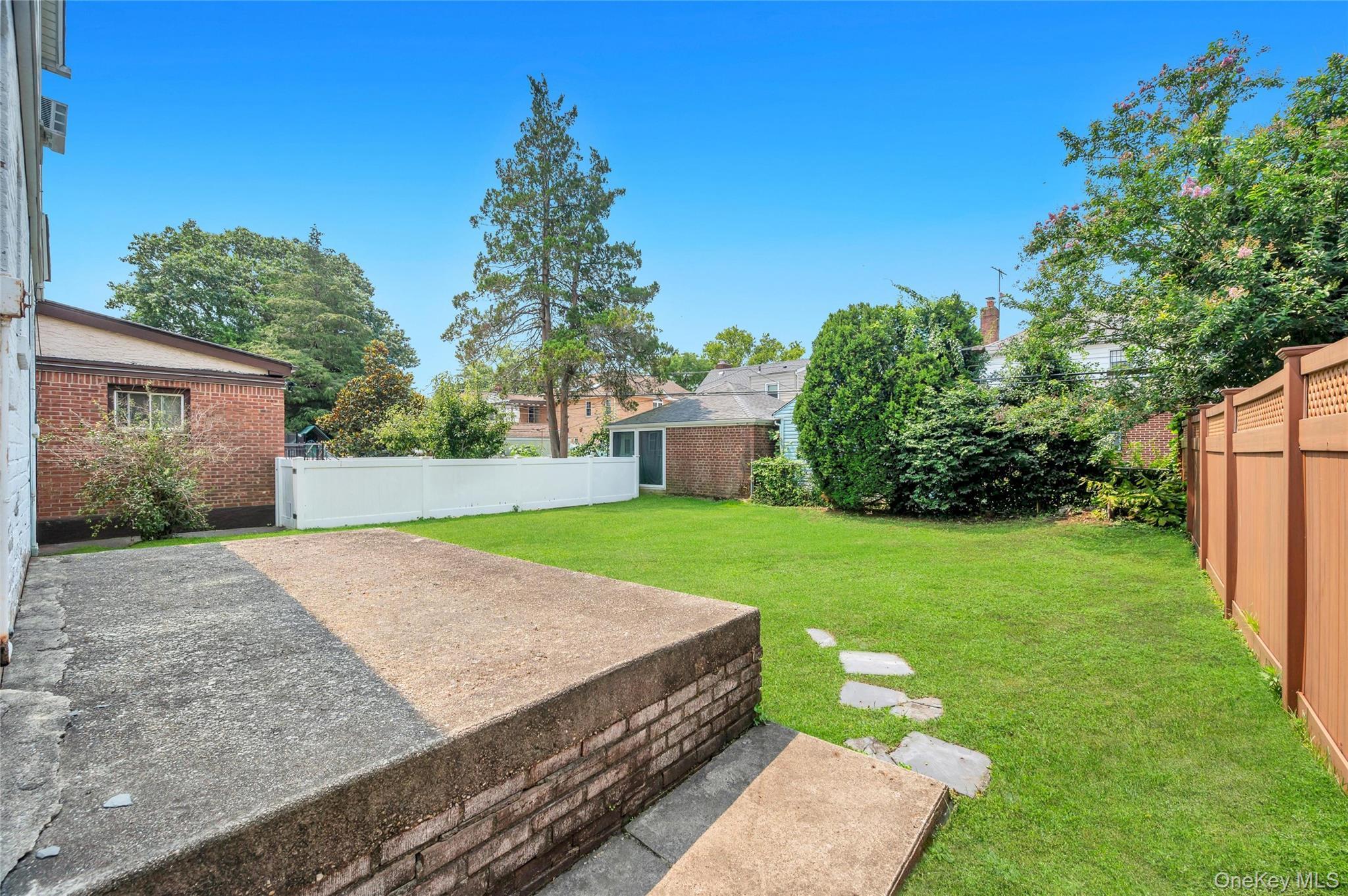 Single Family 222nd Street  Queens, NY 11364, MLS-1033665-25