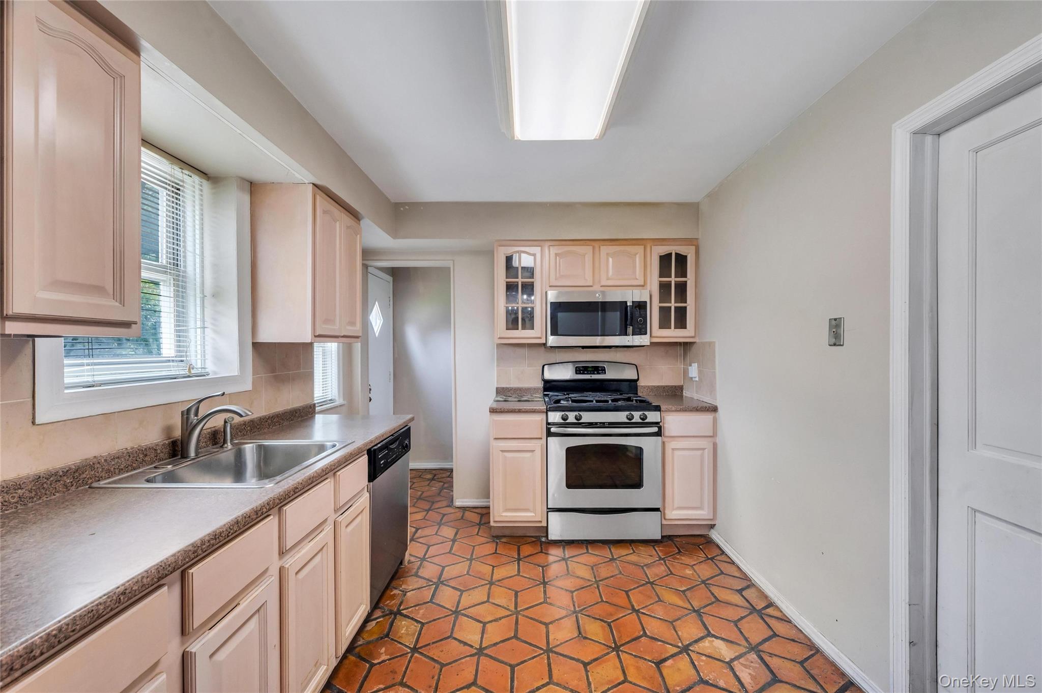 Single Family 222nd Street  Queens, NY 11364, MLS-1033665-7