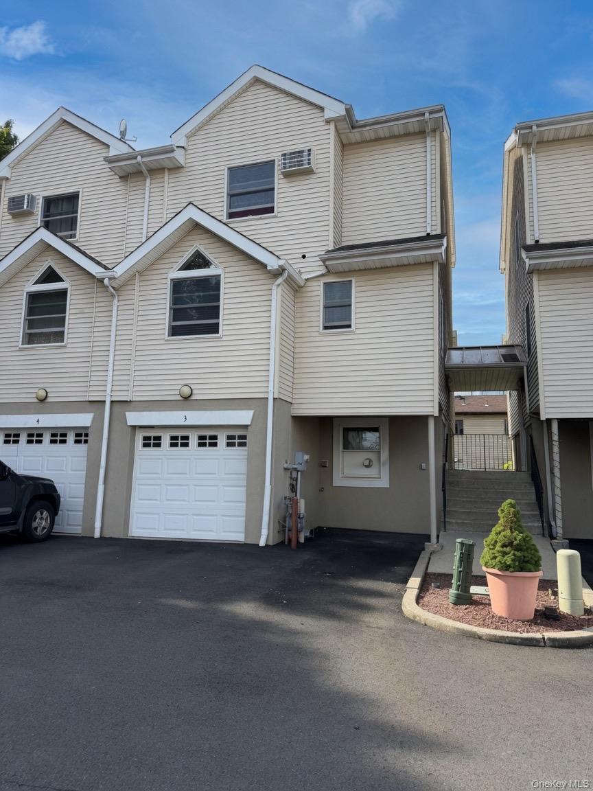 Single Family Prospect Gardens Rockland County, NY 10977, MLS-1033719-2
