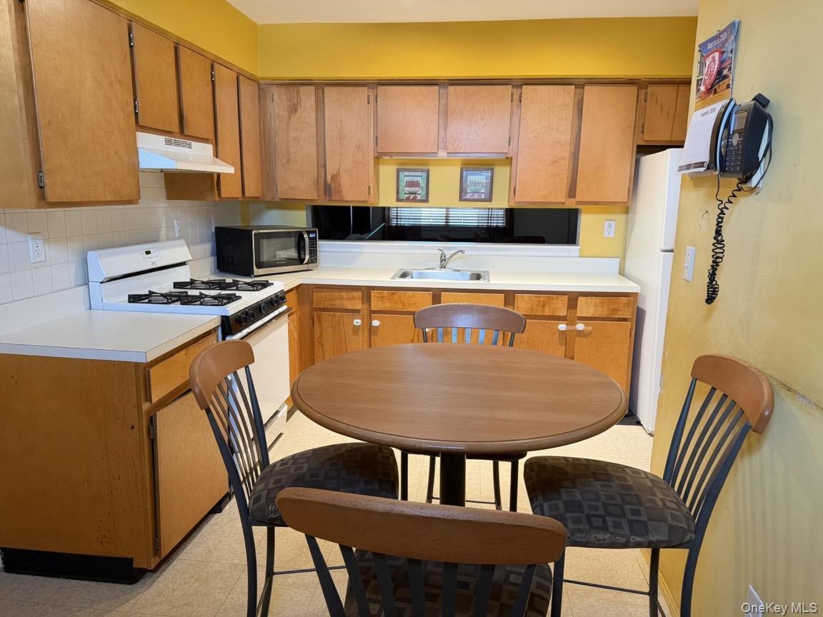 Single Family Prospect Gardens Rockland County, NY 10977, MLS-1033719-5