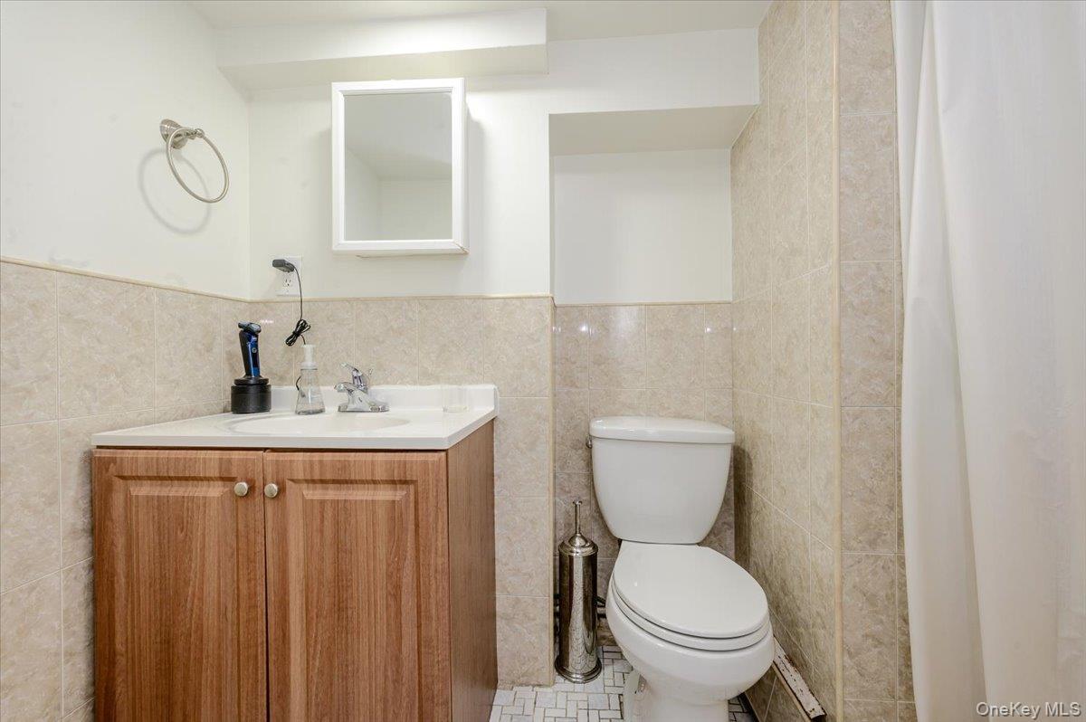 Single Family Cheshire Road Nassau County, NY 11096, MLS-1033735-16