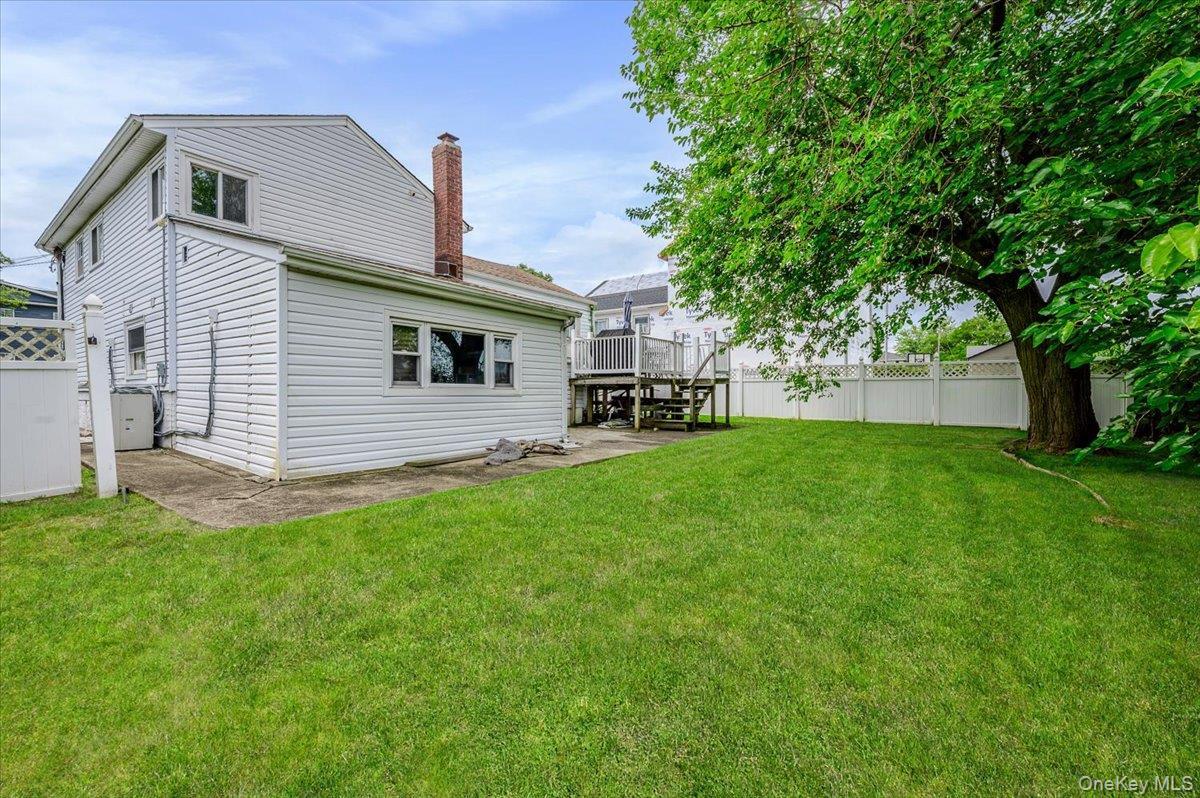 Single Family Cheshire Road Nassau County, NY 11096, MLS-1033735-18