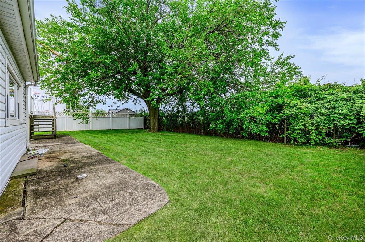 Single Family Cheshire Road Nassau County, NY 11096, MLS-1033735-19
