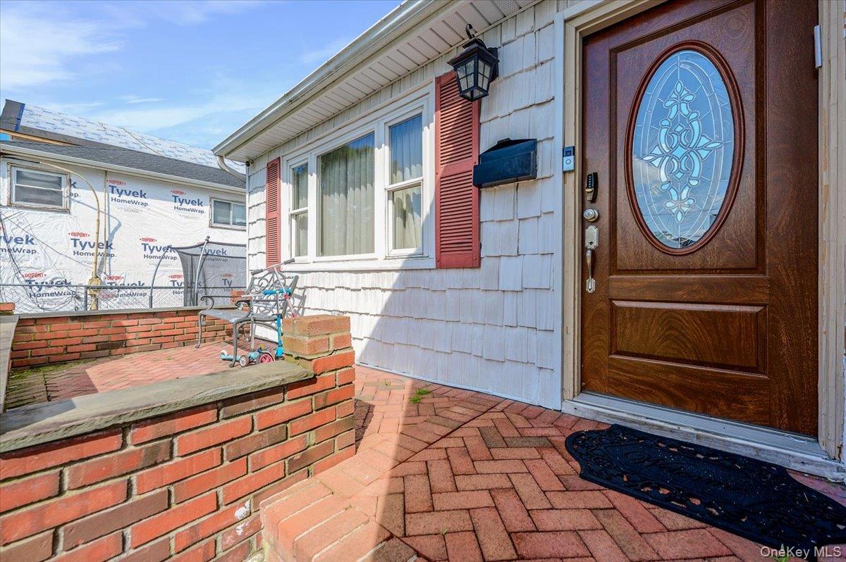 Single Family Cheshire Road Nassau County, NY 11096, MLS-1033735-2