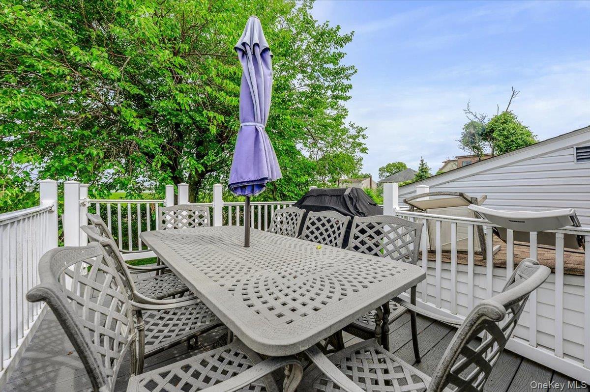Single Family Cheshire Road Nassau County, NY 11096, MLS-1033735-20