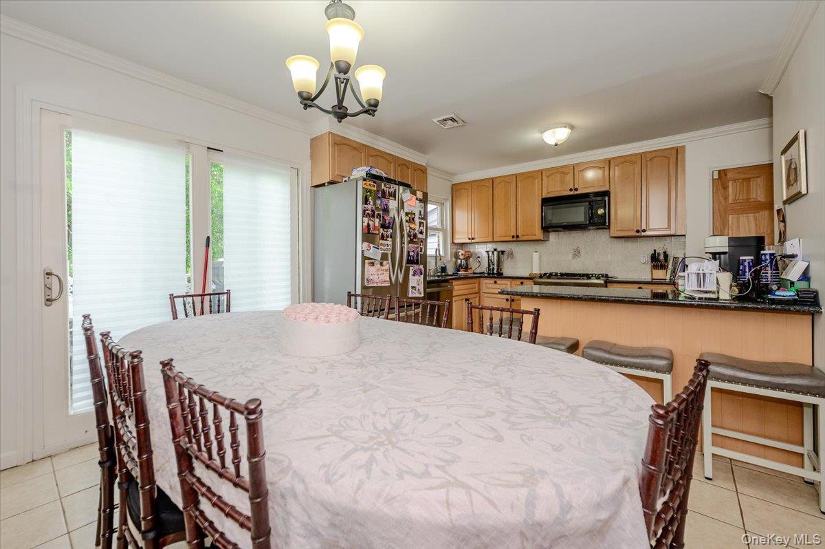Single Family Cheshire Road Nassau County, NY 11096, MLS-1033735-7