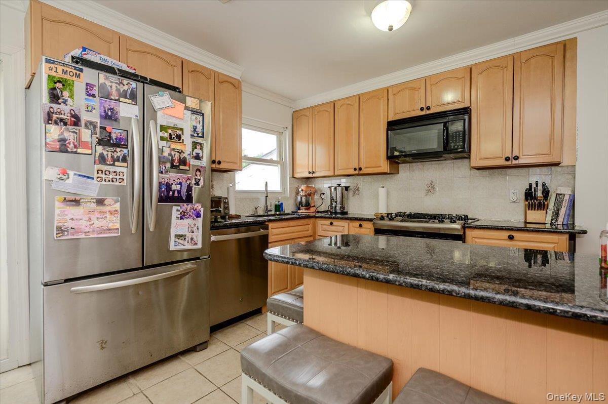 Single Family Cheshire Road Nassau County, NY 11096, MLS-1033735-8