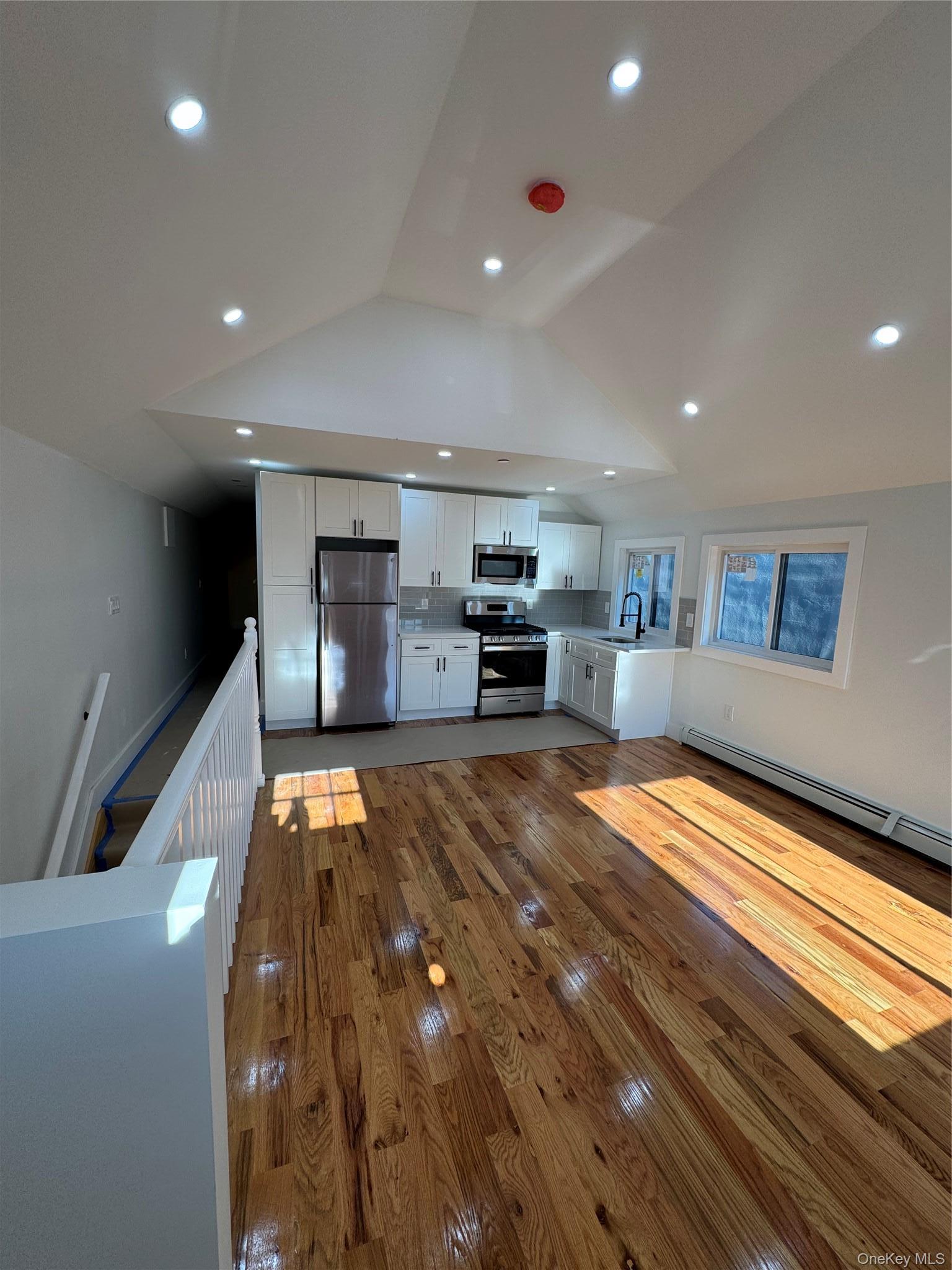 Single Family 195th Street Queens, NY 11413, MLS-1033748-3