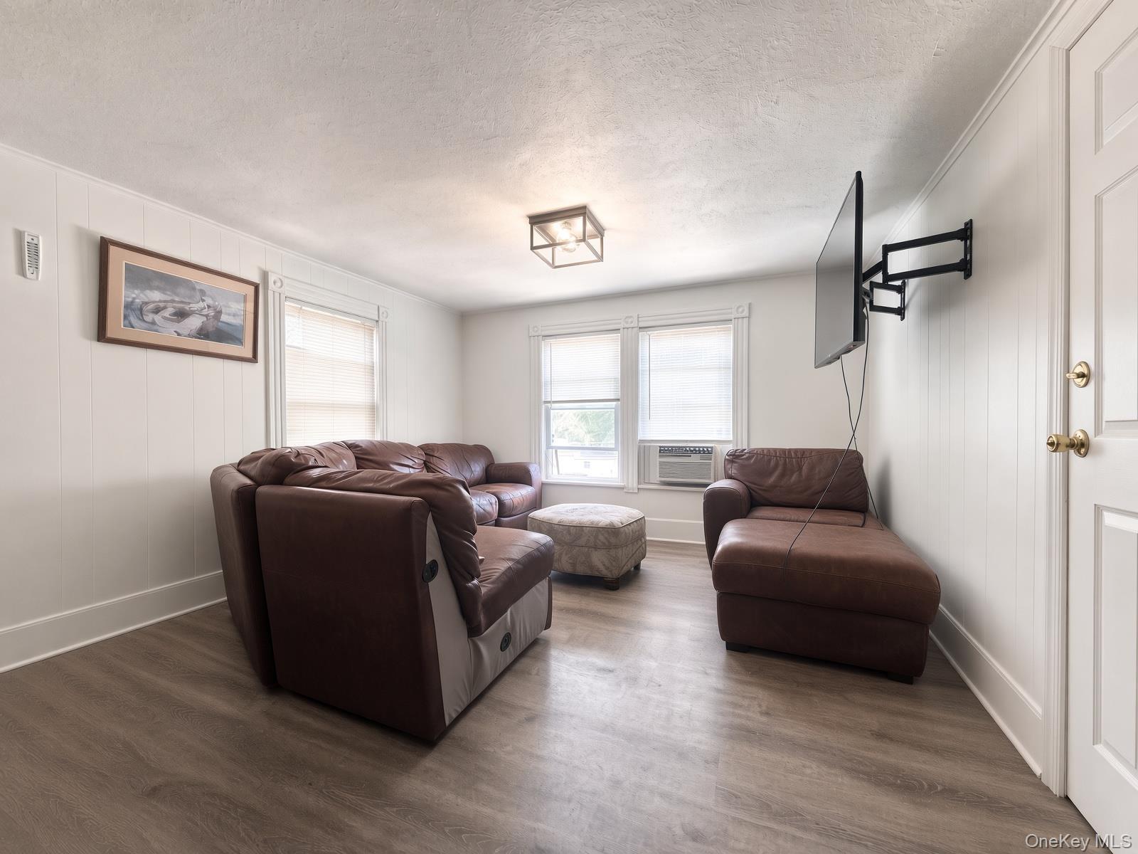 Single Family Scudder Avenue Suffolk County, NY 11768, MLS-1033790-4