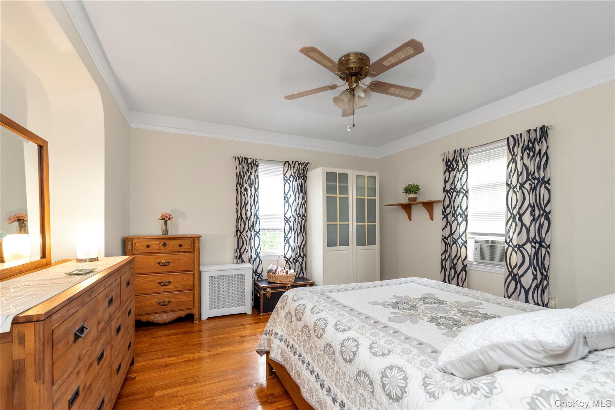 Single Family 48th Avenue Queens, NY 11364, MLS-1033799-15