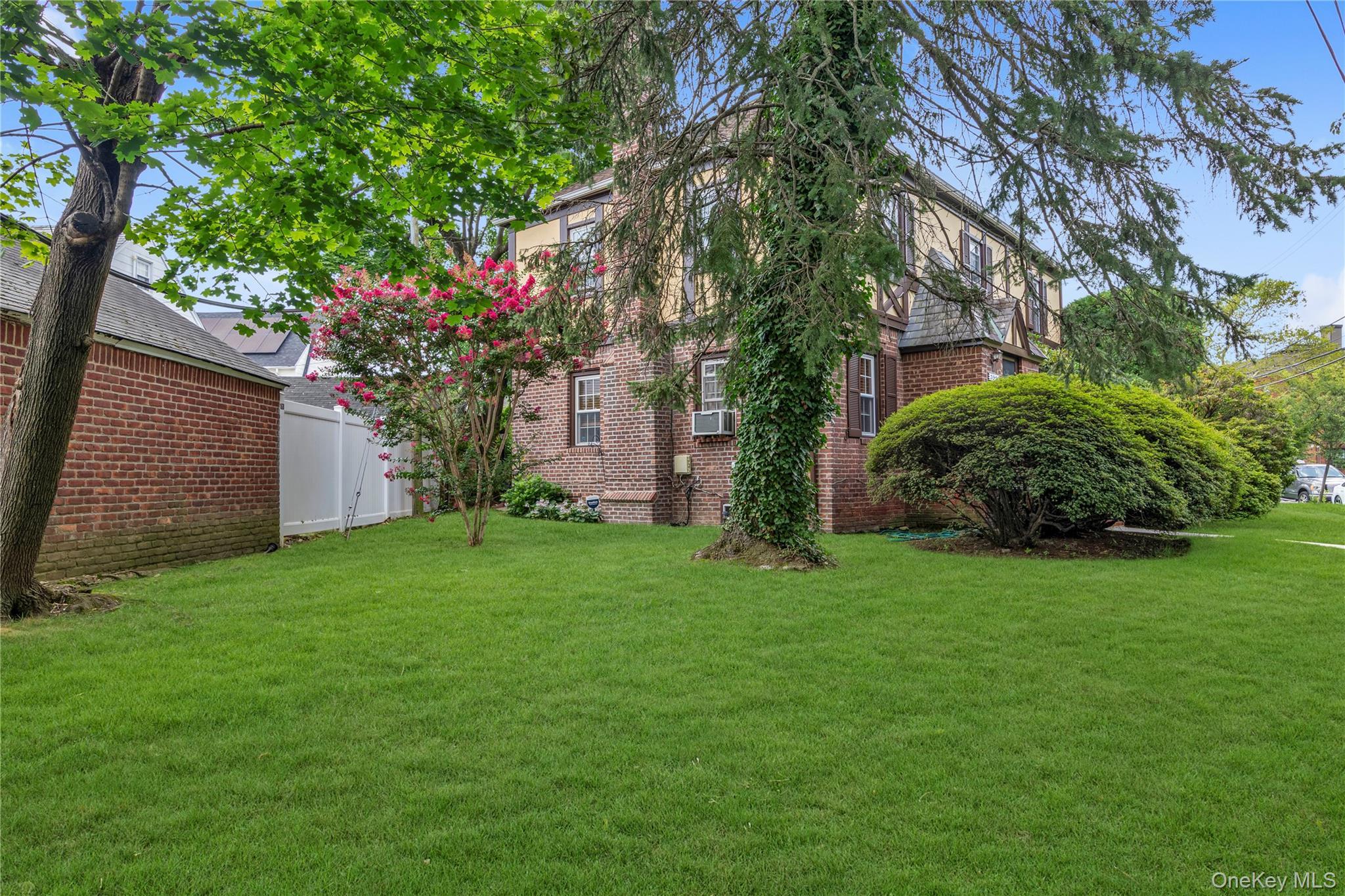 Single Family 48th Avenue Queens, NY 11364, MLS-1033799-22