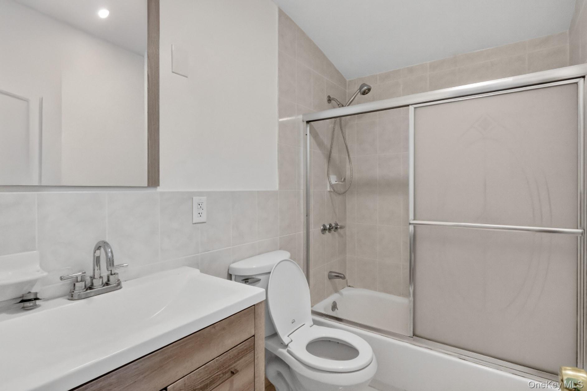 Single Family Branch Lane Suffolk County, NY 11733, MLS-1033815-16