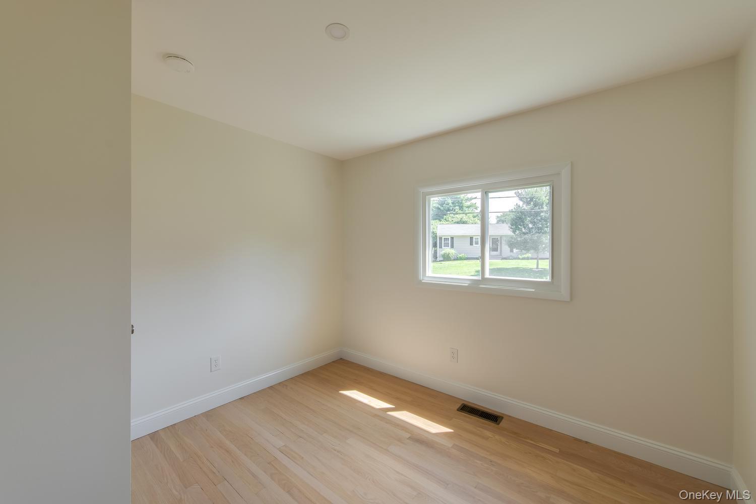 Single Family Trinity Place Dutchess County, NY 12572, MLS-1033820-22