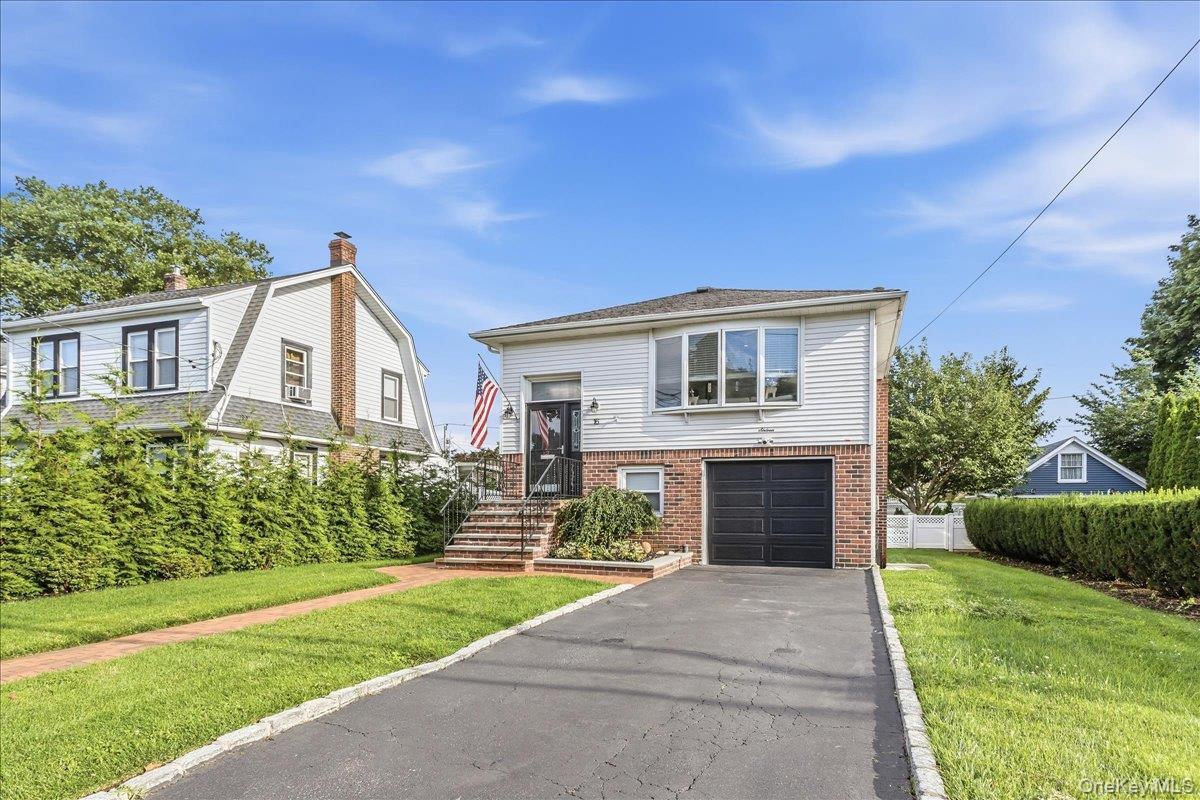 Single Family Netz Place Nassau County, NY 11507, MLS-1033844-2