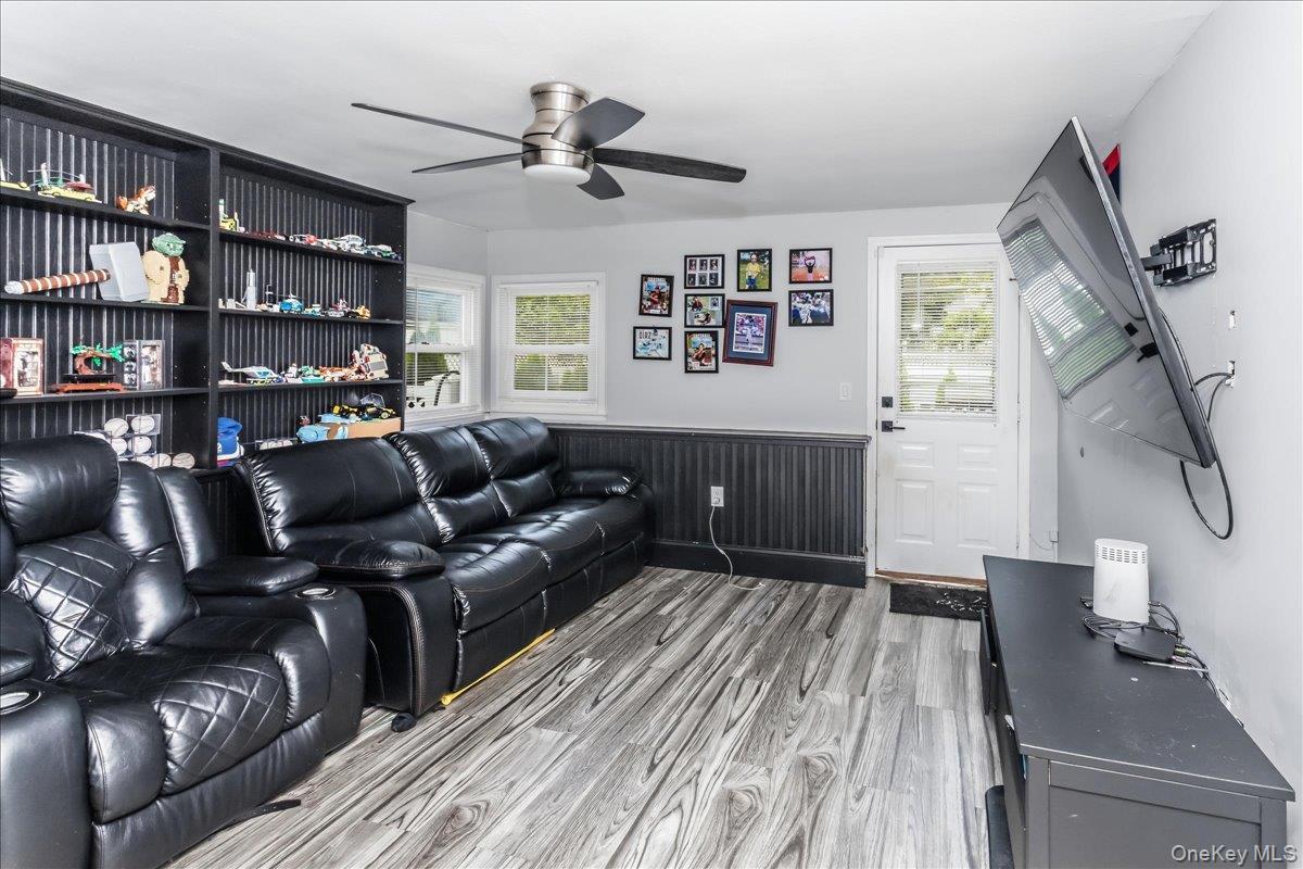 Single Family Netz Place Nassau County, NY 11507, MLS-1033844-21