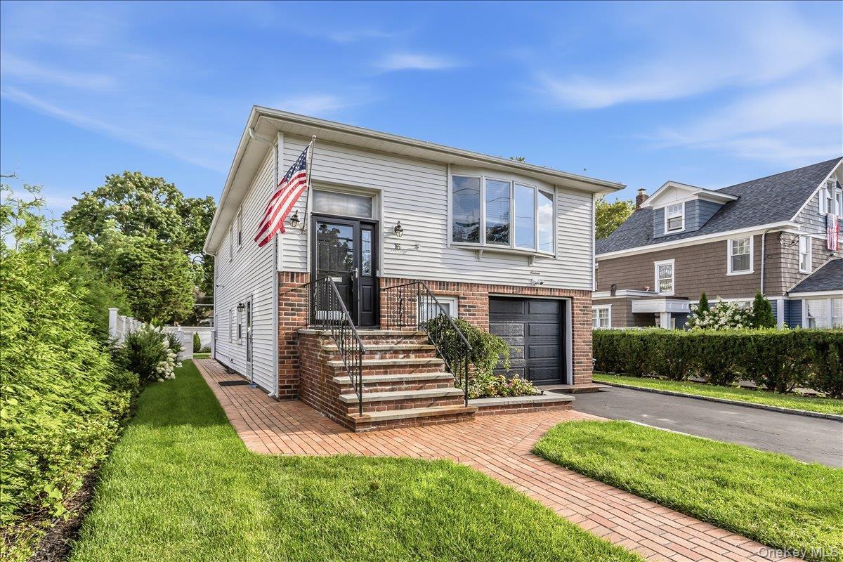 Single Family Netz Place Nassau County, NY 11507, MLS-1033844-3
