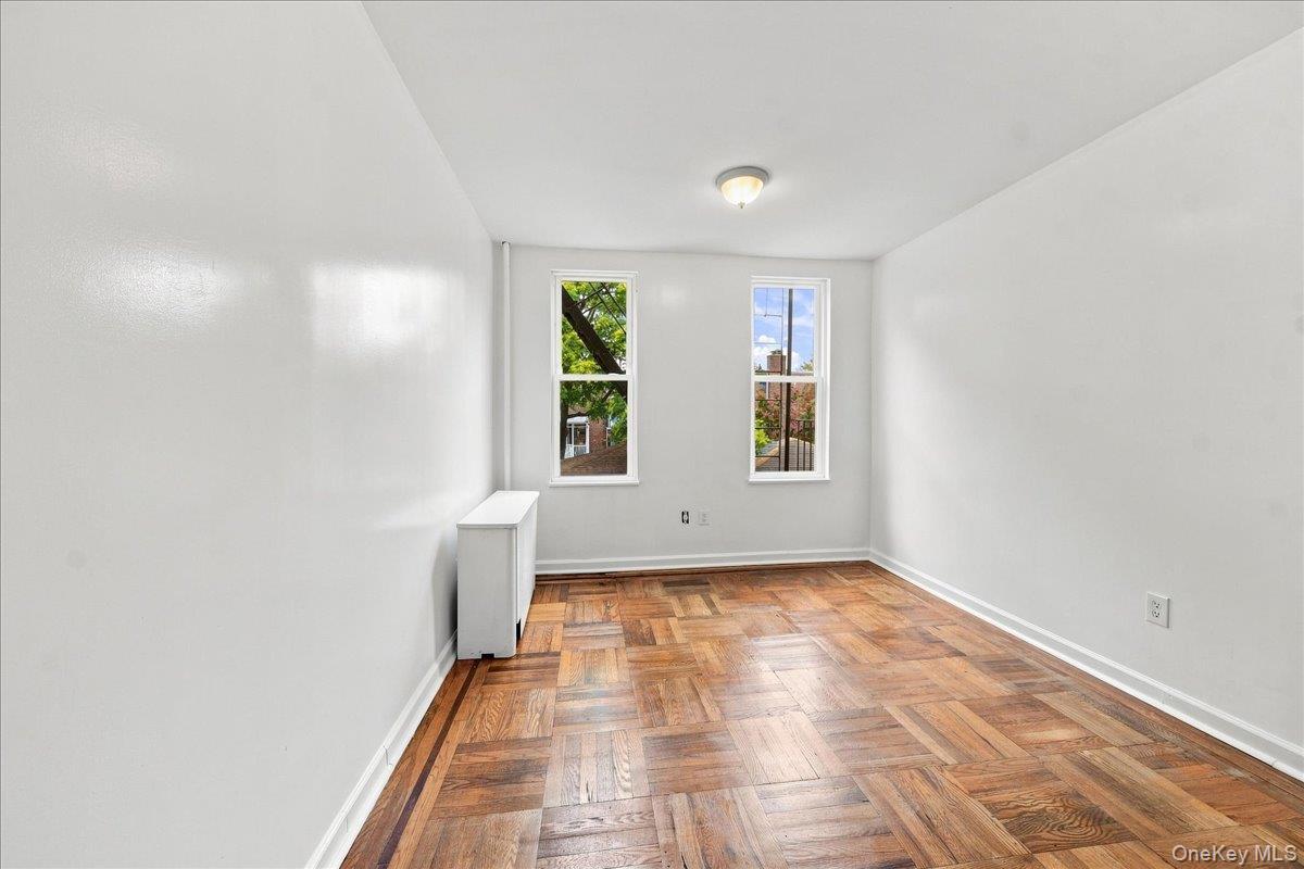 Commercial Sale E 219th Street Bronx, NY 10469, MLS-1033848-2