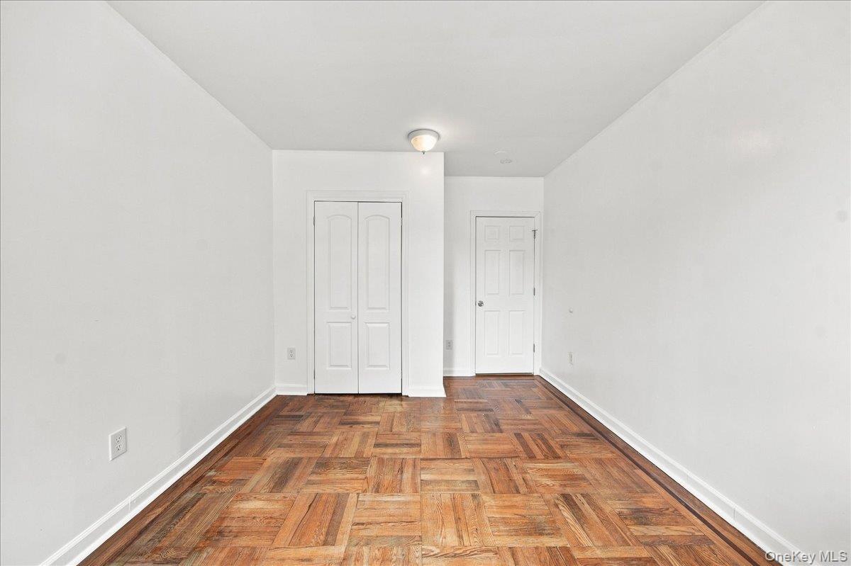 Commercial Sale E 219th Street Bronx, NY 10469, MLS-1033848-3