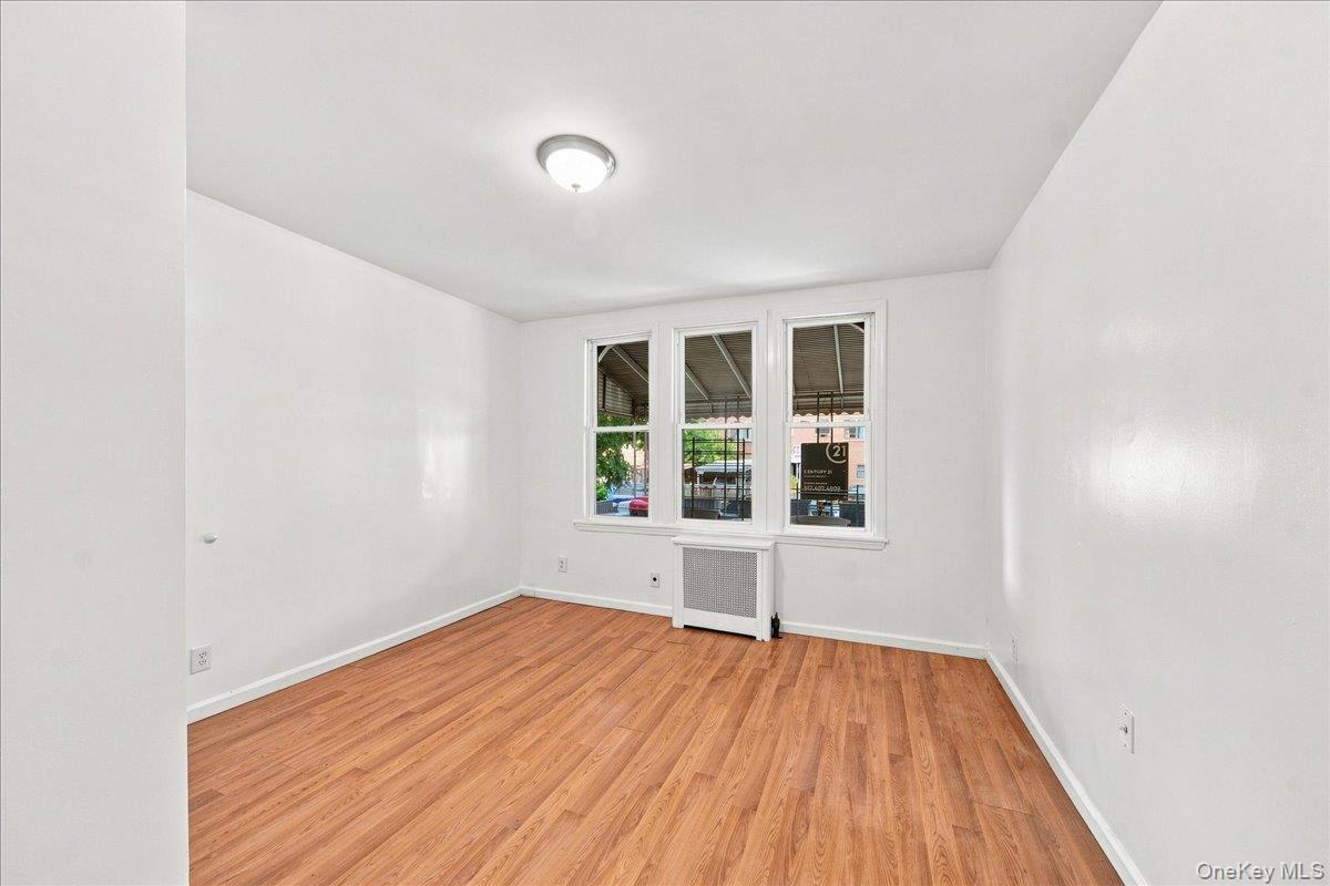 Commercial Sale E 219th Street Bronx, NY 10469, MLS-1033848-8