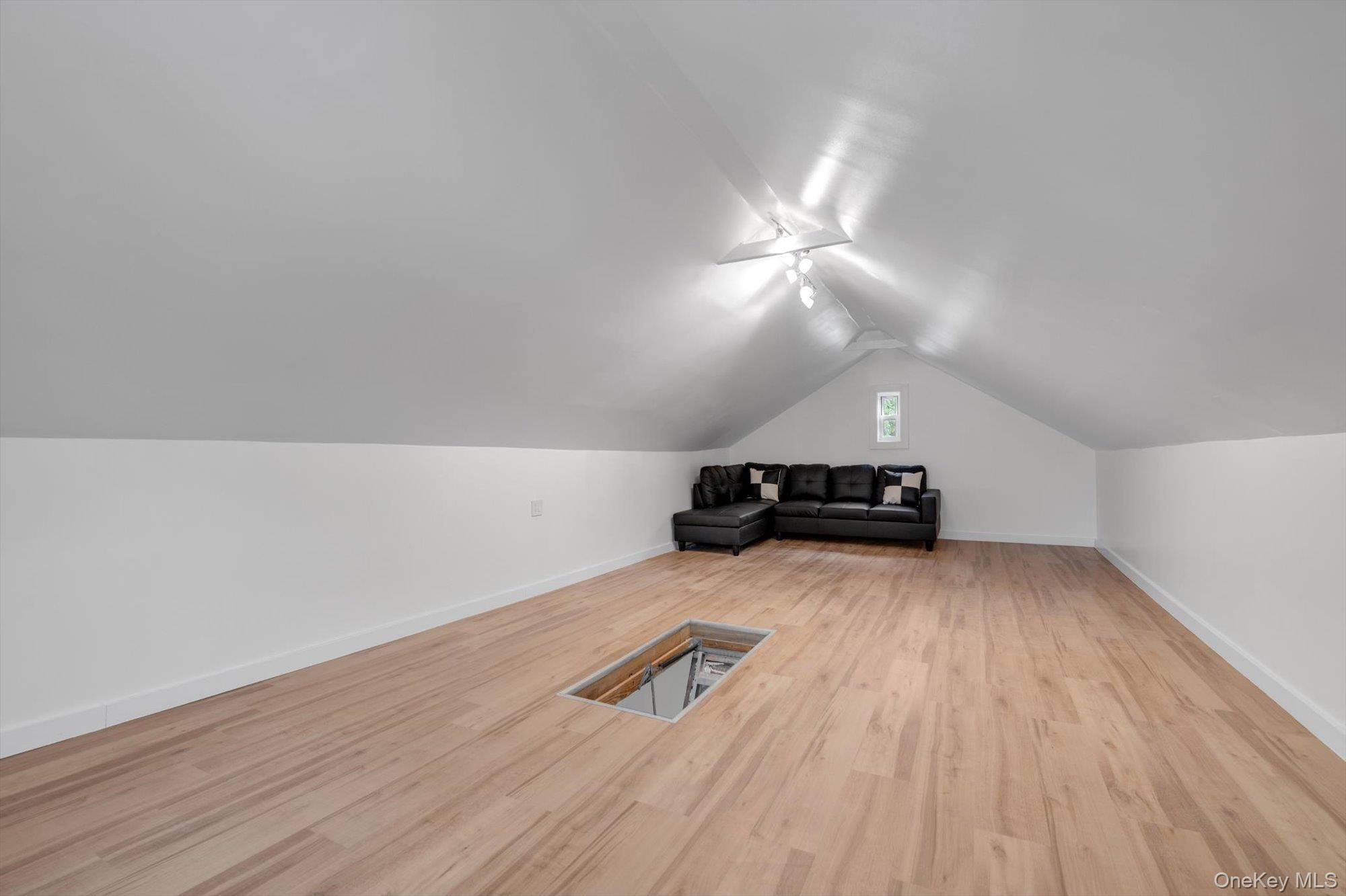 Single Family Stratford Road  Westchester County, NY 10583, MLS-1033850-17