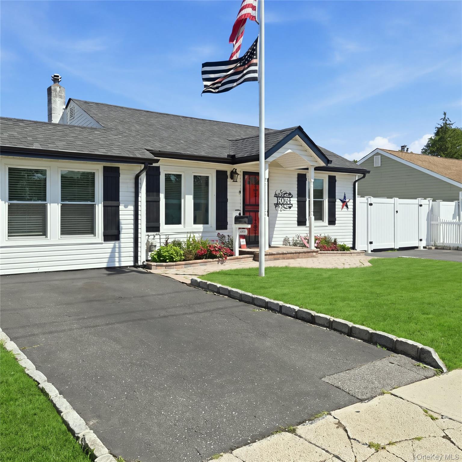 Single Family Manatuck Boulevard  Suffolk County, NY 11706, MLS-1033857-27