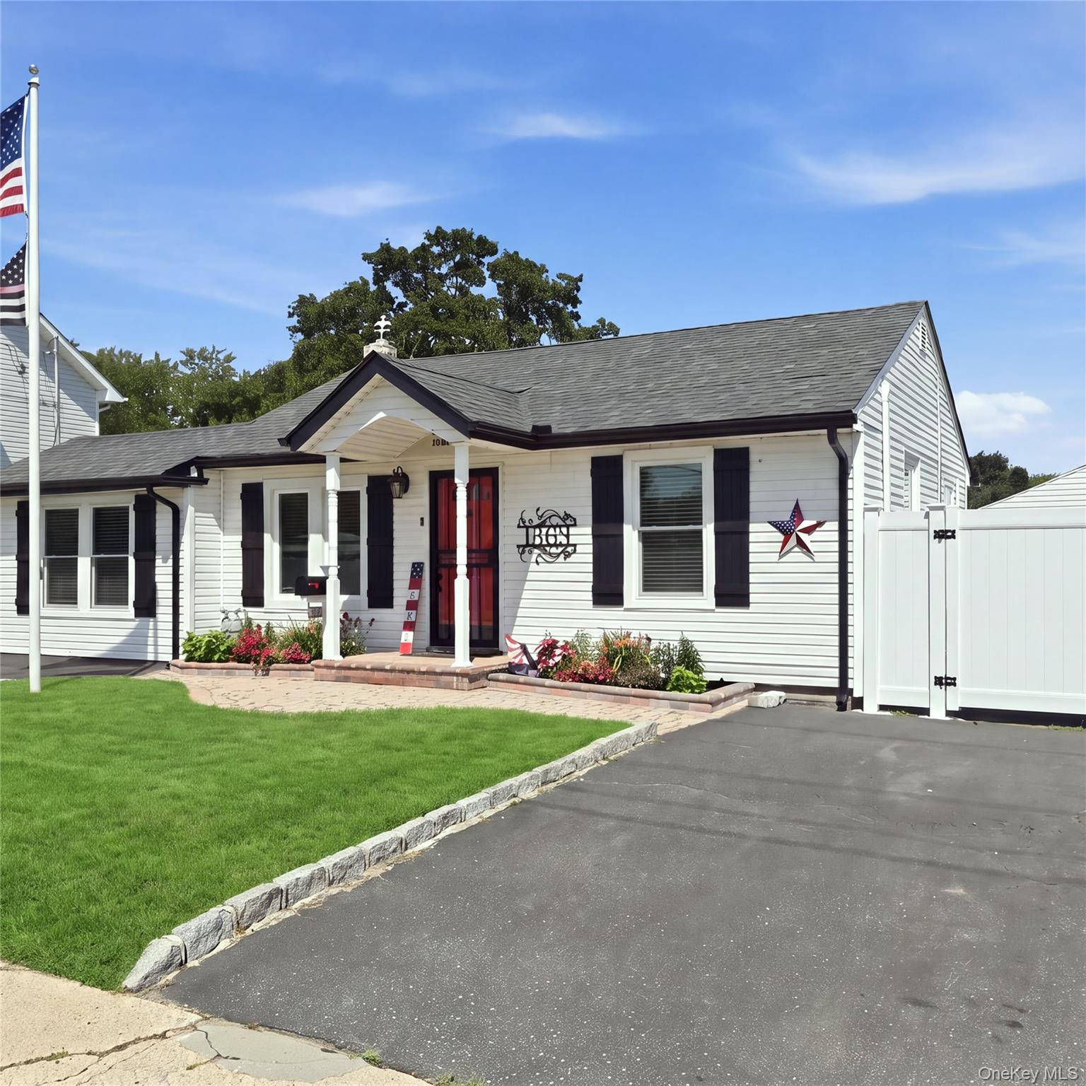 Single Family Manatuck Boulevard  Suffolk County, NY 11706, MLS-1033857-28