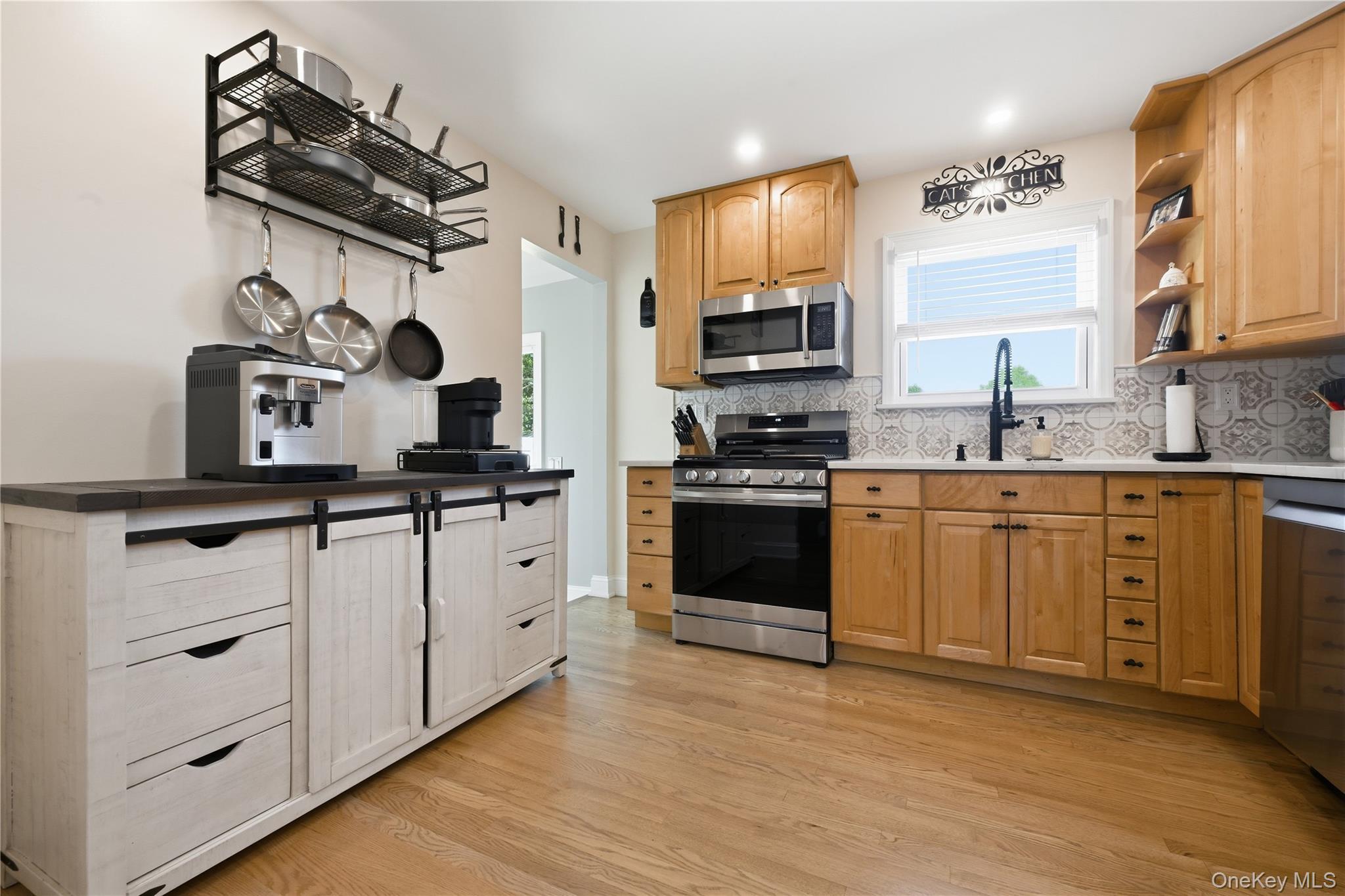 Single Family Manatuck Boulevard  Suffolk County, NY 11706, MLS-1033857-8