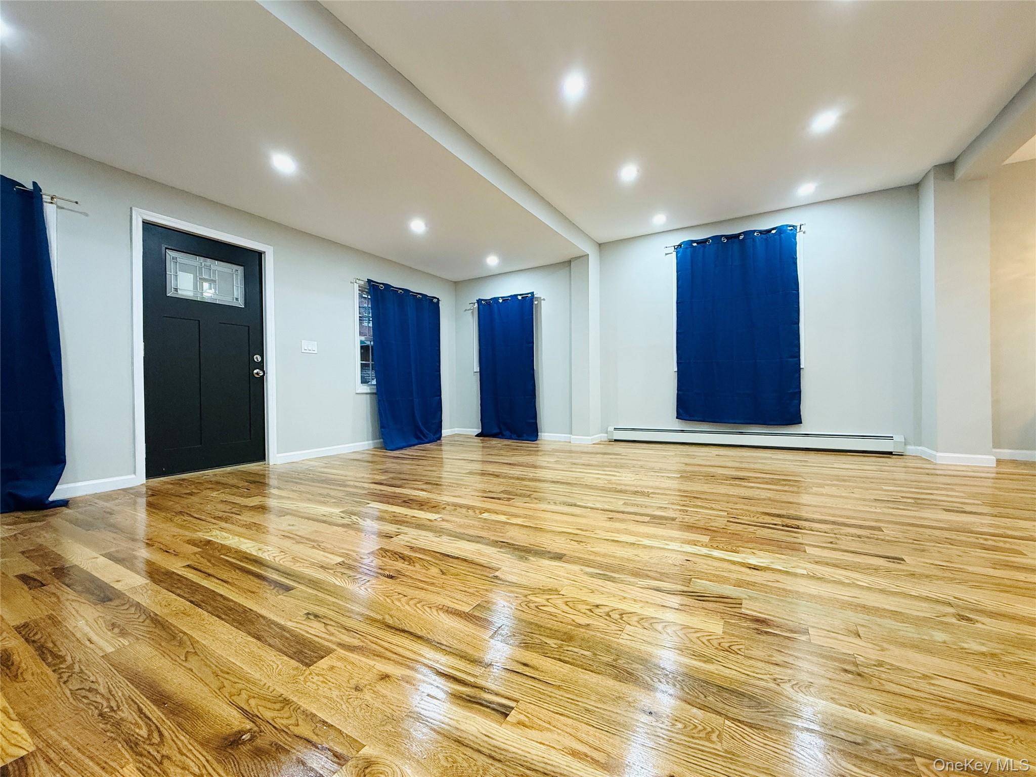 Single Family Pilgrim Avenue Bronx, NY 10461, MLS-1033862-17